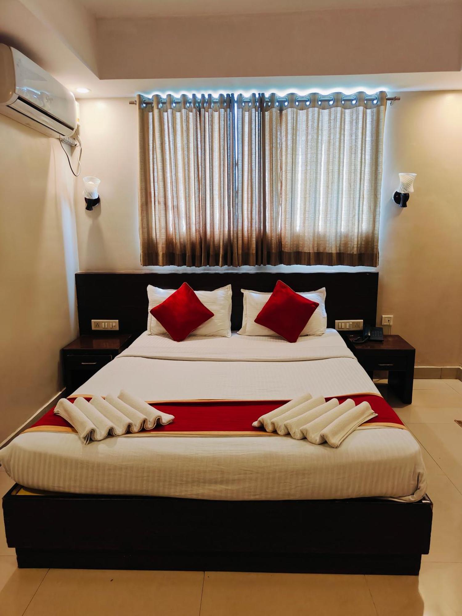 Green Wood Inn Mysore Near Palace Exteriör bild
