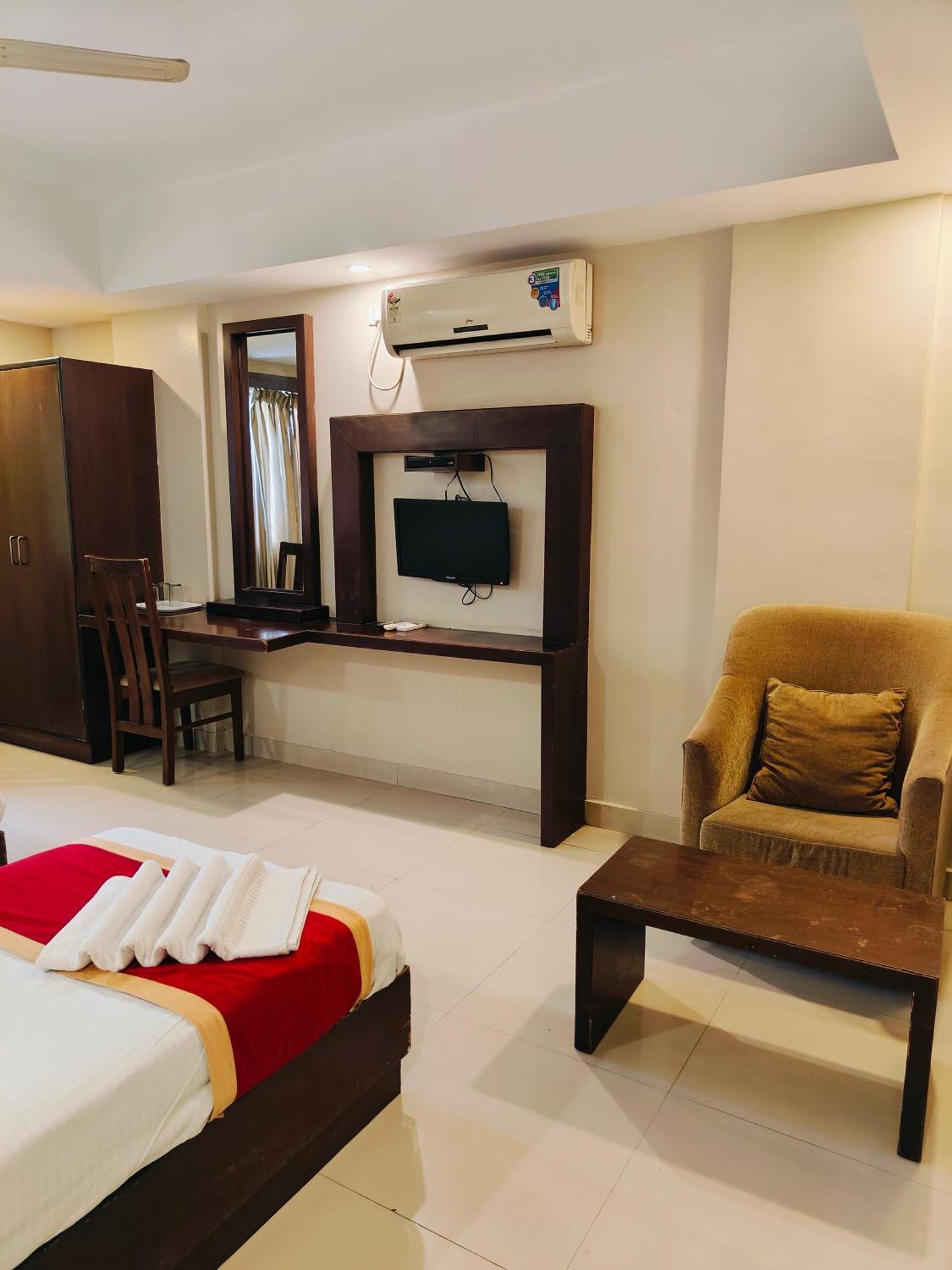 Green Wood Inn Mysore Near Palace Exteriör bild